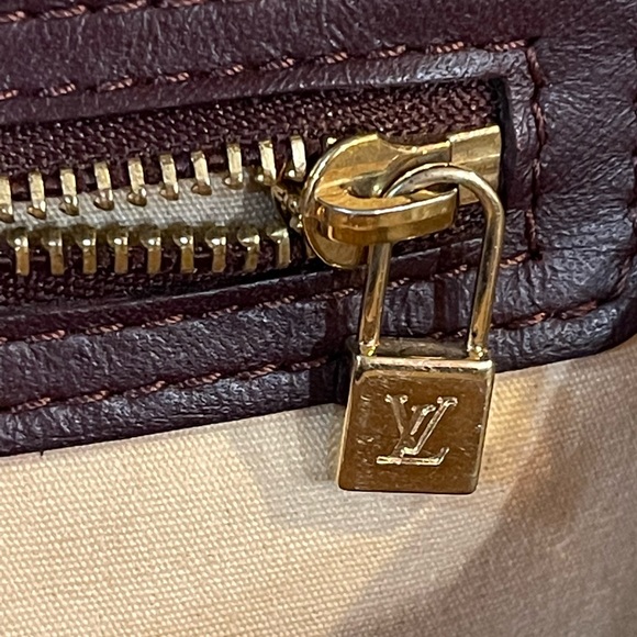 (SOLD) Vintage authentic LV - Picture 13 of 16